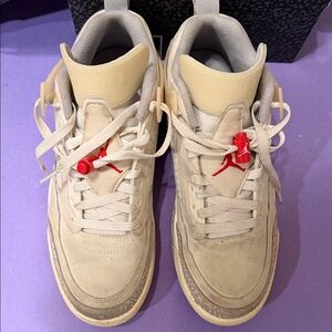 Nike Beige and Red Sneakers
